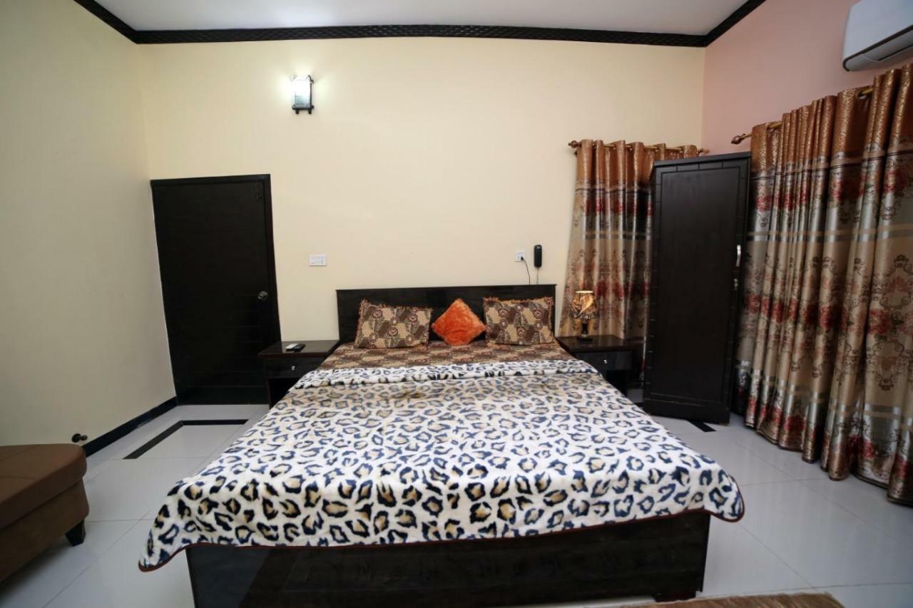 Season Inn Карачи Екстериор снимка