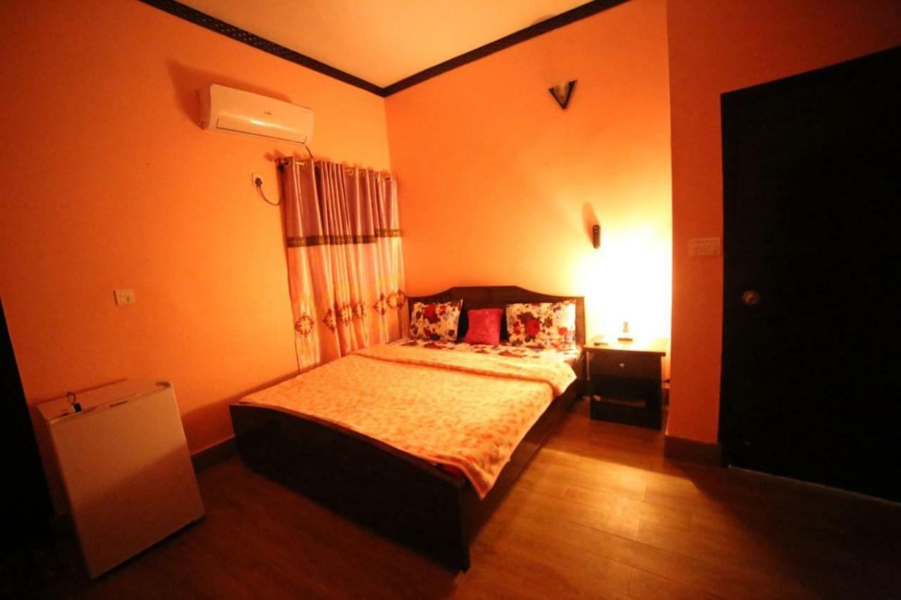 Season Inn Карачи Екстериор снимка