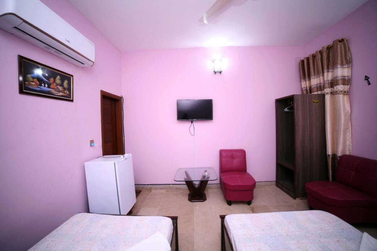Season Inn Карачи Екстериор снимка