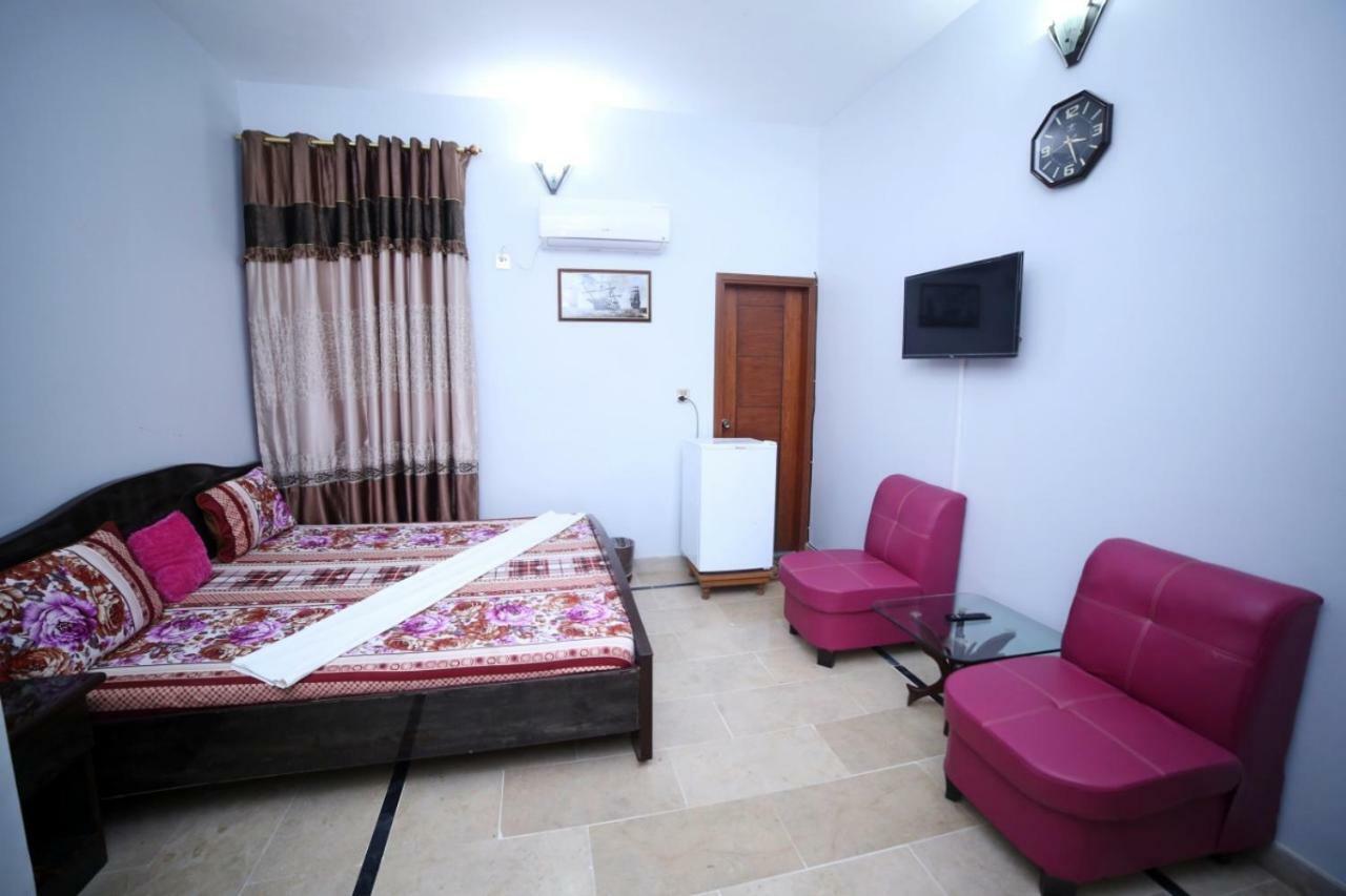 Season Inn Карачи Екстериор снимка